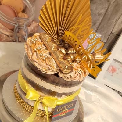 beau-gateau-gucci-feuille-or-design-cake